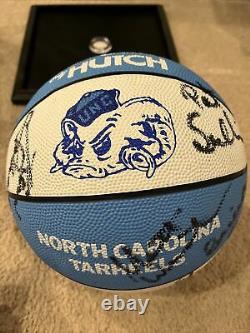 1990-91 UNC Tar Heels TEAM signed Autograph basketball North Carolina FOX HUBERT