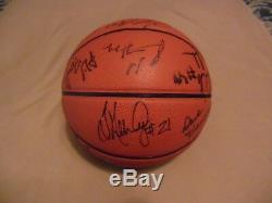 1999-00 UNC Tar Heel Basketball Autograph Basketball Final Four Team