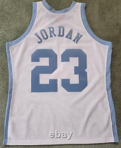 Authentic Mitchell & Ness UNC 1983-84 Michael Jordan Jersey White Size XL
