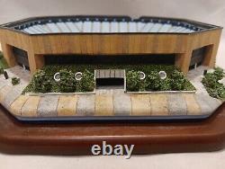 DANBURY MINT DEAN E SMITH CENTER UNC TARHEELS REMOVEABLE TOP STADIUM chip