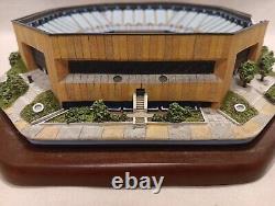 DANBURY MINT DEAN E SMITH CENTER UNC TARHEELS REMOVEABLE TOP STADIUM chip