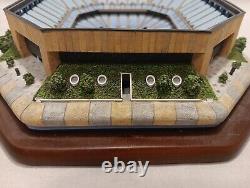 DANBURY MINT DEAN E SMITH CENTER UNC TARHEELS REMOVEABLE TOP STADIUM chip