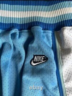 NIKE Vintage 90s North Carolina Tar Heels UNC Basketball Shorts Size Large