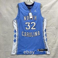NWTS UNC Tarheels Jersey + Shorts Mens L Jordan Away #32 North Carolina