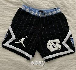 Nike Air Jordan NRG UNC Carolina Tarheels Fleece Shorts CD0133-010 Mens Sz L