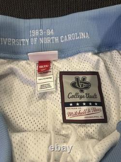 North Carolina Tar Heels Shorts Mens Medium Mitchell & Ness NCAA Basketball