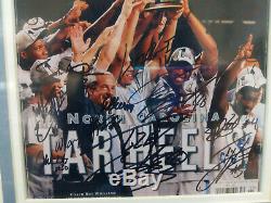 UNC TAR HEEL 2009 NATIONAL CHAMPS Team Signed SI 8x10 Photo FRAMED Autograph COA