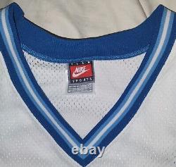UNC Tar Heels Basketball Jersey Size 44 Vintage Authentic Carter Nike VTG Gift