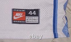 UNC Tar Heels Basketball Jersey Size 44 Vintage Authentic Carter Nike VTG Gift