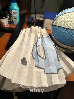 UNC Tar Heels North Carolina Vintage Basketball Lamp