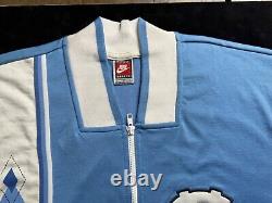 Vince Carter Autographed With COA UNC Tar Heels Warm Up Pullover With Pic Rare