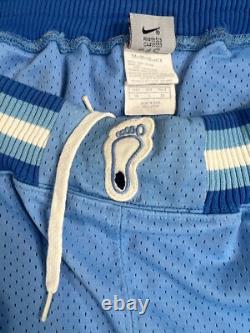 Vintage 90s Nike Large Team North Carolina Tar Heels UNC Basketball Shorts USA