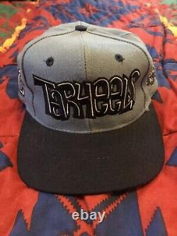 Vintage 90s UNC North Carolina Tar Heels Top of the World Graffiti VTG Snapback