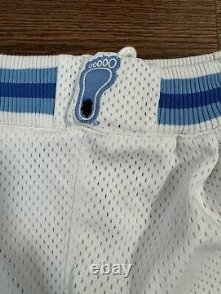 Vintage Nike North Carolina Tar Heels UNC Basketball Shorts RARE WHITE XL NCAA