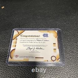2001 Fleer Greats of the Game Auto Vince Carter UNC Tarheels

<br/>   
 	<br/> Traduction en français : 2001 Fleer Grands du Jeu Auto Vince Carter UNC Tarheels