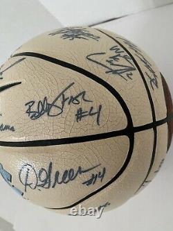 2006-07 North Carolina Tar Heels Unc Basketball Signé Par Les Joueurs D'équipe Et Entraîneurs