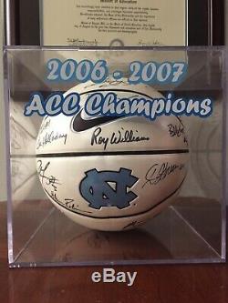 2006-2007 Unc Caroline Du Nord Tar Heels Équipe Boule Signée
