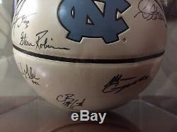 2006-2007 Unc Caroline Du Nord Tar Heels Équipe Boule Signée