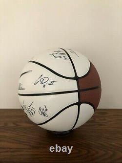 2011-12 North Carolina Tar Heels Unc Basketball Signé Par Les Joueurs De L’équipe Et Les Entraîneurs