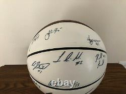 2011-12 North Carolina Tar Heels Unc Basketball Signé Par Les Joueurs De L’équipe Et Les Entraîneurs