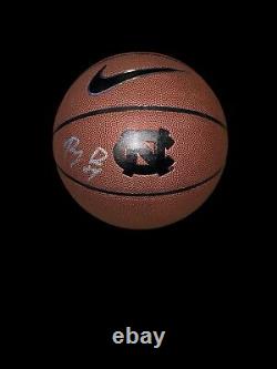 Balle de basket signée par Rj Davis, meneur de jeu des Tar Heels de Caroline du Nord, Poy Unc Bas 2