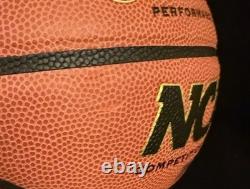 Ballon de basket signé par Tyler Hansbrough NCAA Wilson UNC Tar Heels