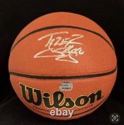 Ballon de basket signé par Tyler Hansbrough NCAA Wilson UNC Tar Heels