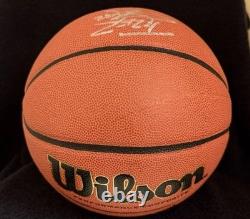 Ballon de basket signé par Tyler Hansbrough NCAA Wilson UNC Tar Heels