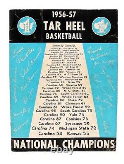 Brochure des Champions nationaux de basketball des Tar Heels de l'UNC en 1956-57