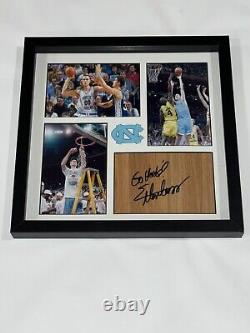 Collage encadré signé par Eric Montross, 12x12, avec plancher de basket-ball, preuve des Tar Heels de l'UNC