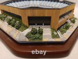 DANBURY MINT DEAN E SMITH CENTER UNC TARHEELS STADE avec couvercle amovible chip