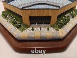 DANBURY MINT DEAN E SMITH CENTER UNC TARHEELS STADE avec couvercle amovible chip