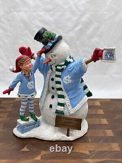 Danbury Mint UNC North Carolina Tar Heels Fan Snowman Construction Christmas 8
 
<br/>
		  <br/>
 Traduction en français : Danbury Mint UNC North Carolina Tar Heels Fan Bonhomme de neige Construction Noël 8