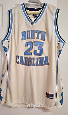 Équipe Nike de la NBA de Michael Jordan UNC Tar Heels Maillot 54/2XL Nouveau