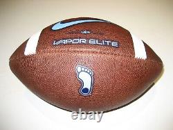 Le ballon de jeu 2023 des North Carolina Tar Heels Nike Vapor Elite Football University