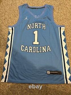 Les Tar Heels de Caroline du Nord - Maillot autographié signé par Roy Williams avec certificat d'authenticité JSA Coach UNC