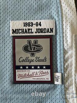 MITCHELL & NESS MAillot AUTHENTIQUE UNC 1983-84 de MICHAEL JORDAN Taille 44 (L)