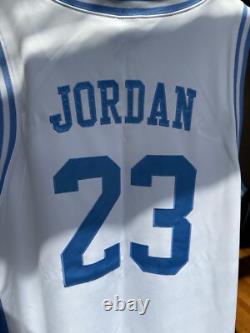 Maillot Nike Michael Jordan UNC Tar Heels #23 XL Légende du Collège LIVRAISON GRATUITE