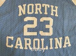 Maillot RARE Nike Authentic MICHAEL JORDAN #23 UNC North Carolina Tar Heels en taille 46 L