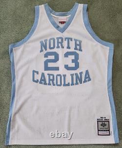 Maillot authentique Mitchell & Ness UNC 1983-84 Michael Jordan blanc taille XL