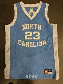 Maillot authentique Nike UNC North Carolina Tar Heels Michael Jordan #23, taille 44 des années 90.