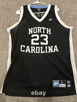 Maillot de basket-ball noir de taille L de l'équipe de basket-ball UNC North Carolina Vintage Nike Michael Jordan 82