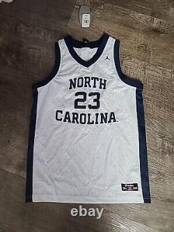 Maillot de basket-ball pour jeunes XL Nike Jordan Jumpman #23 Wht Unc North Carolina Tarheels neuf avec étiquette