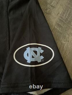 Maillot de jeu authentique porté par les Tar Heels de Caroline du Nord UNC en crosse, maillot noir 'Black Out' RARE