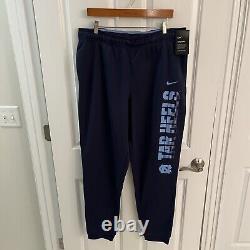 Nike UNC North Carolina Tar Heels Pantalons de survêtement Therma Fit pour hommes Grand L Bleu NWT Nouveau