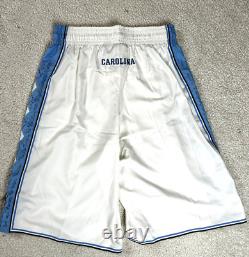 Shorts blancs émis pour le jeu de 2015-16 des North Carolina Tar Heels UNC, Jordan 36+2