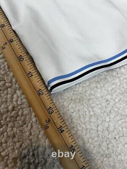 Shorts blancs émis pour le jeu de 2015-16 des North Carolina Tar Heels UNC, Jordan 36+2