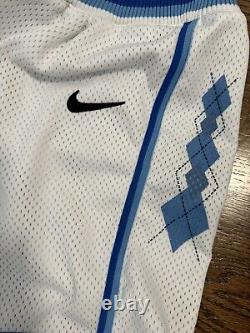 Shorts de basketball UNC Vintage Nike North Carolina Tar Heels XL Blanc RARE NCAA