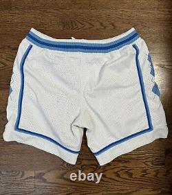 Shorts de basketball UNC Vintage Nike North Carolina Tar Heels XL Blanc RARE NCAA