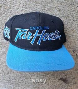 Spécial sportif UNC Tarheels Vintage des années 90 en laine Snapback de la marque Sports Specialties Logo Script Rare PROPRE